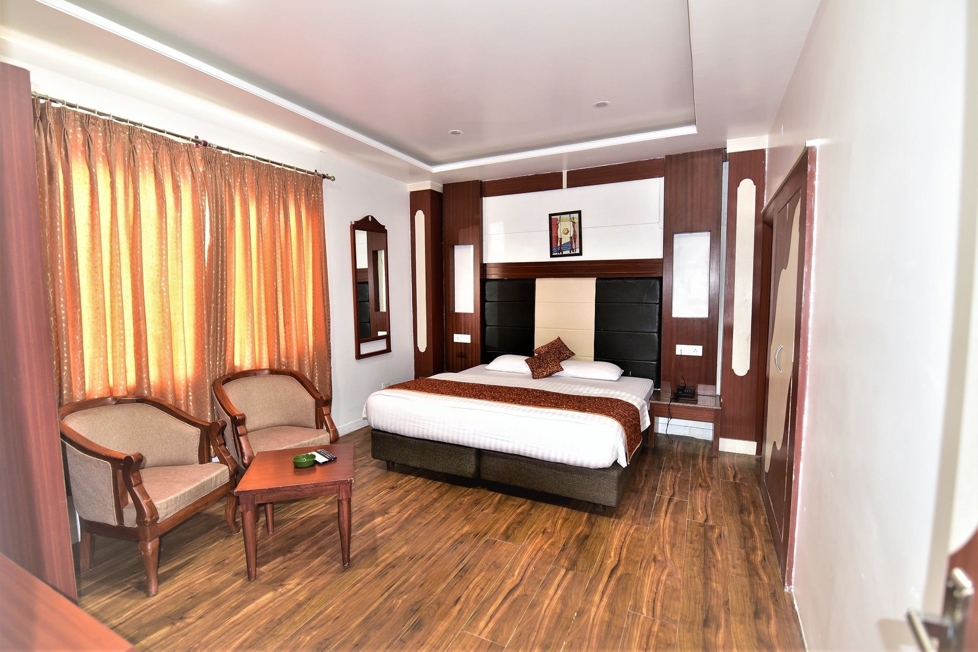 Alps Resort Далхаузи Экстерьер фото